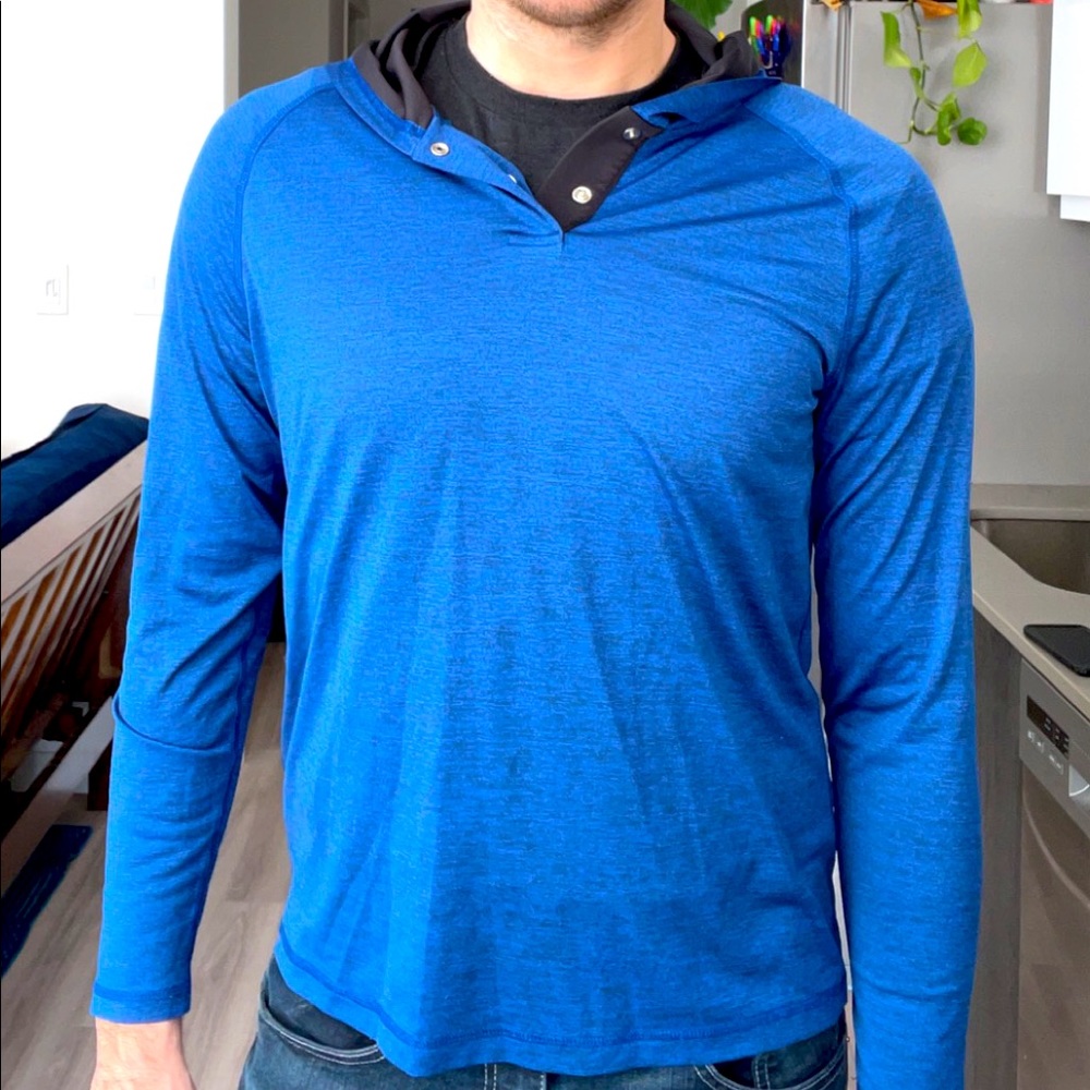 Outdoor Hooded Shirt - Size M